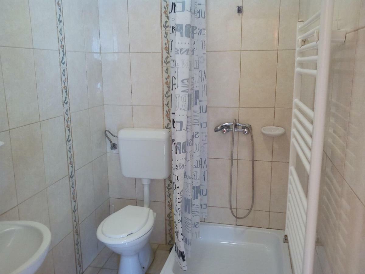 Hullam Panzio Bed & Breakfast Hajduszoboszlo Exterior photo