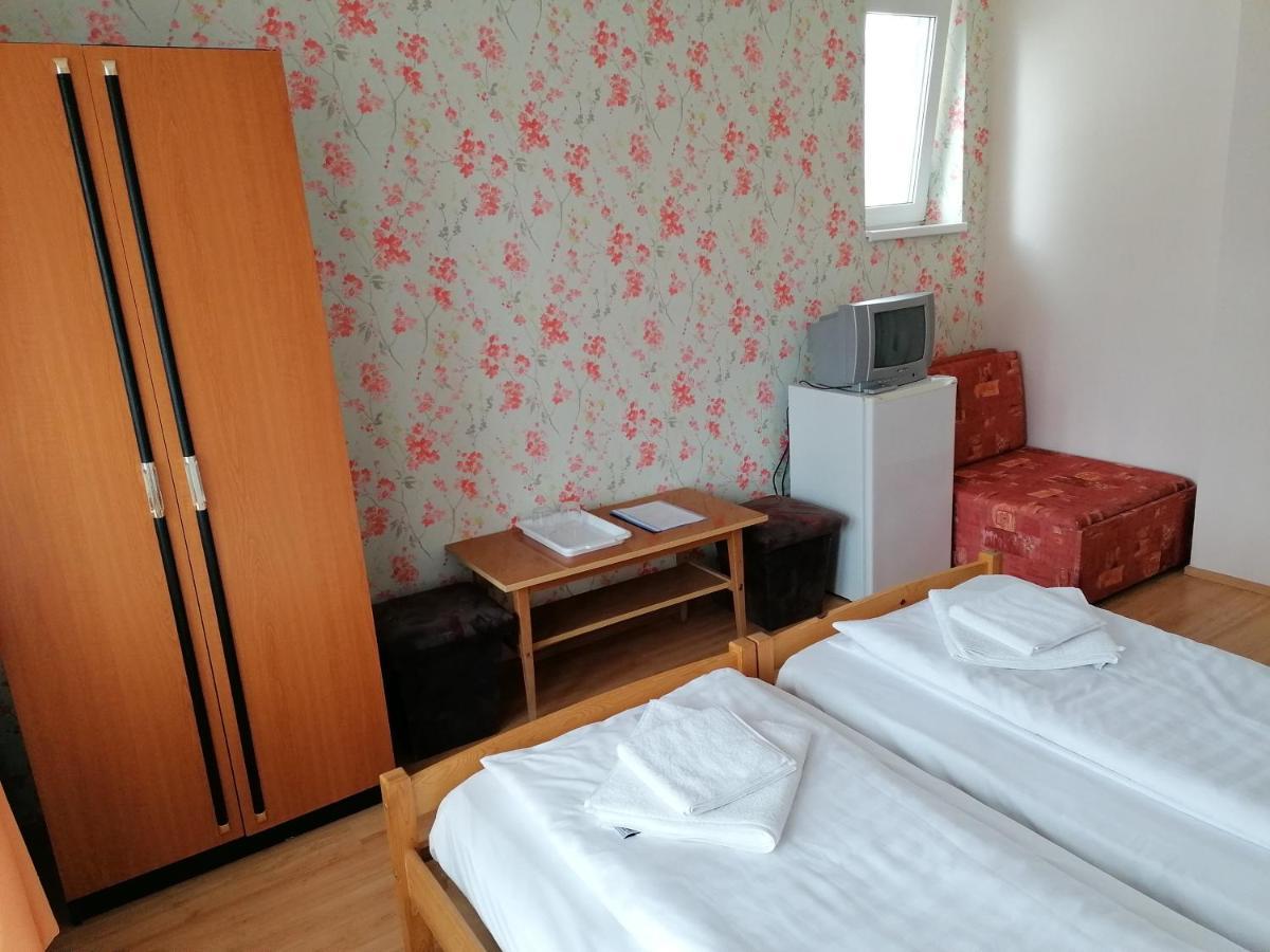 Hullam Panzio Bed & Breakfast Hajduszoboszlo Exterior photo